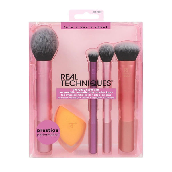 Real Techniques  Everyday Essentials Brushes And Sponge Set